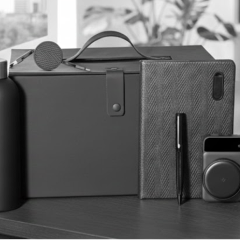 Premium 6-Piece Executive Gift Set | Organizer Bag, Insulated Bottle, Journal & Pen, Power Bank, Charging Stand