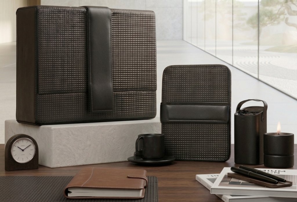 Luxury Corporate Gift Set with Leather Box, Organizer, Pen Set, Cup, Smart Diffuser and Candle