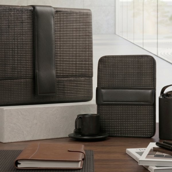 Luxury Corporate Gift Set with Leather Box, Organizer, Pen Set, Cup, Smart Diffuser and Candle